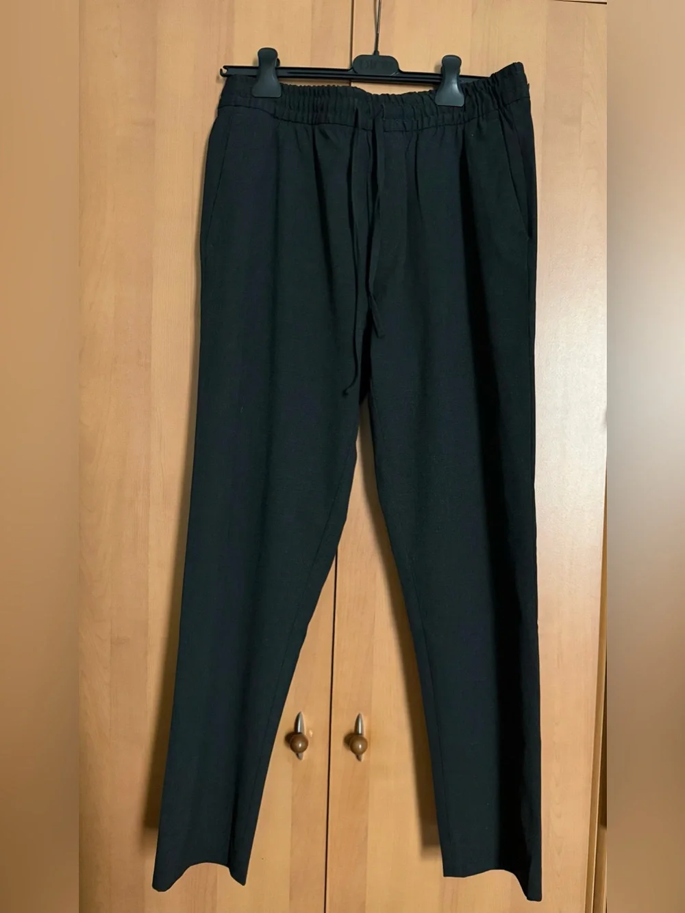 Banana Republic athletic tapered fit slim flight pants- dark charcoal,size M
